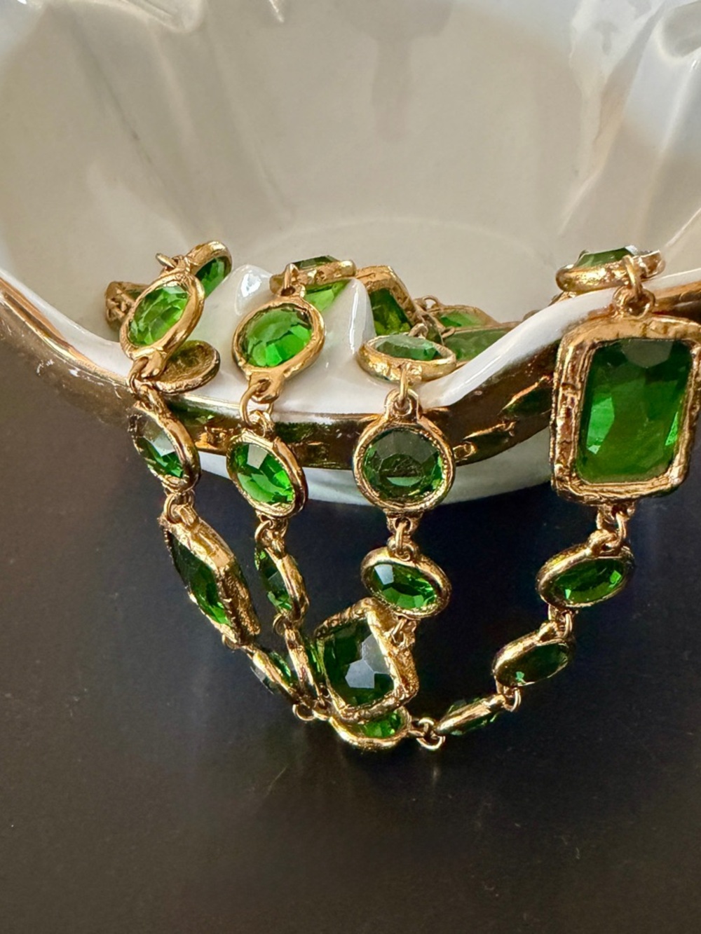 Chanel Vintage 1981 Chicklet Necklace in Emerald Green-Rare color - Picture 10 of 10